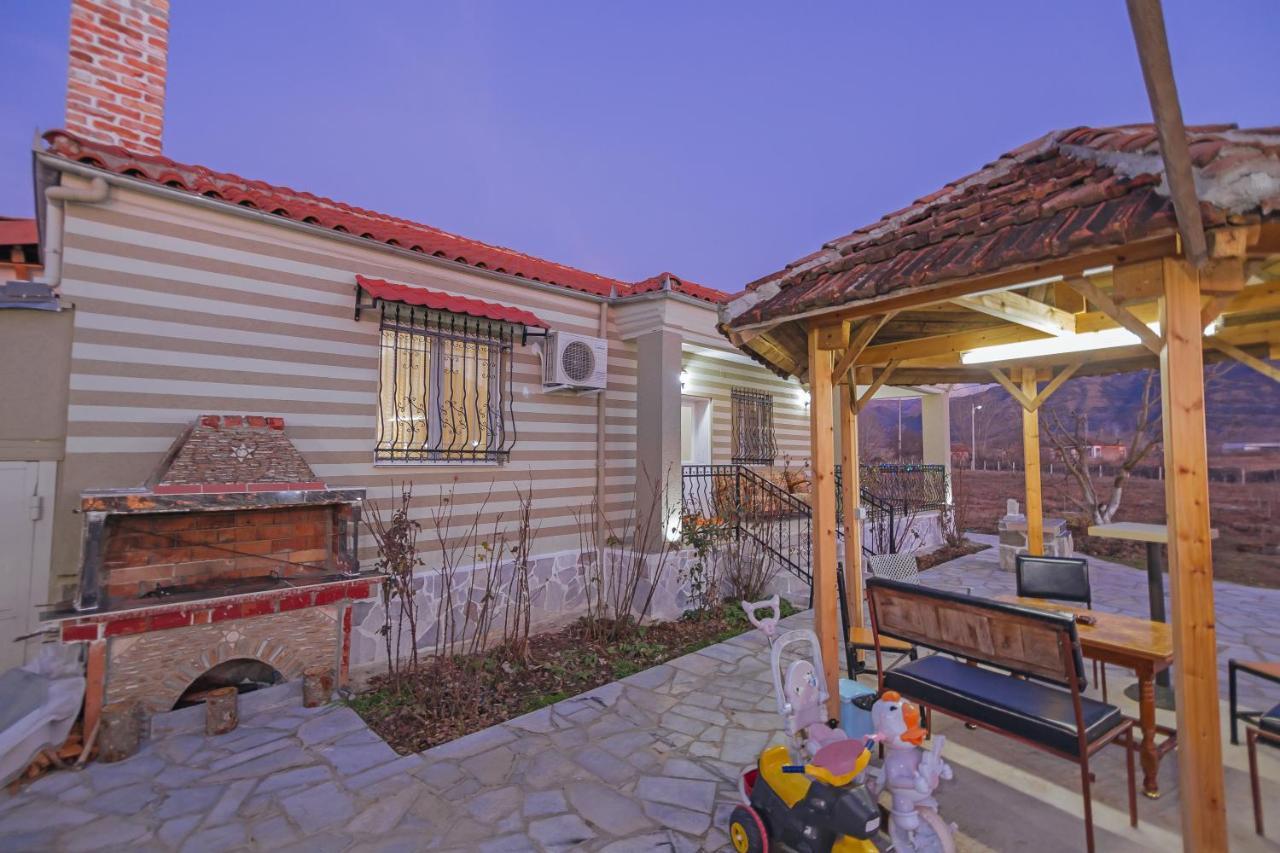 Vila 1 Korce Extérieur photo