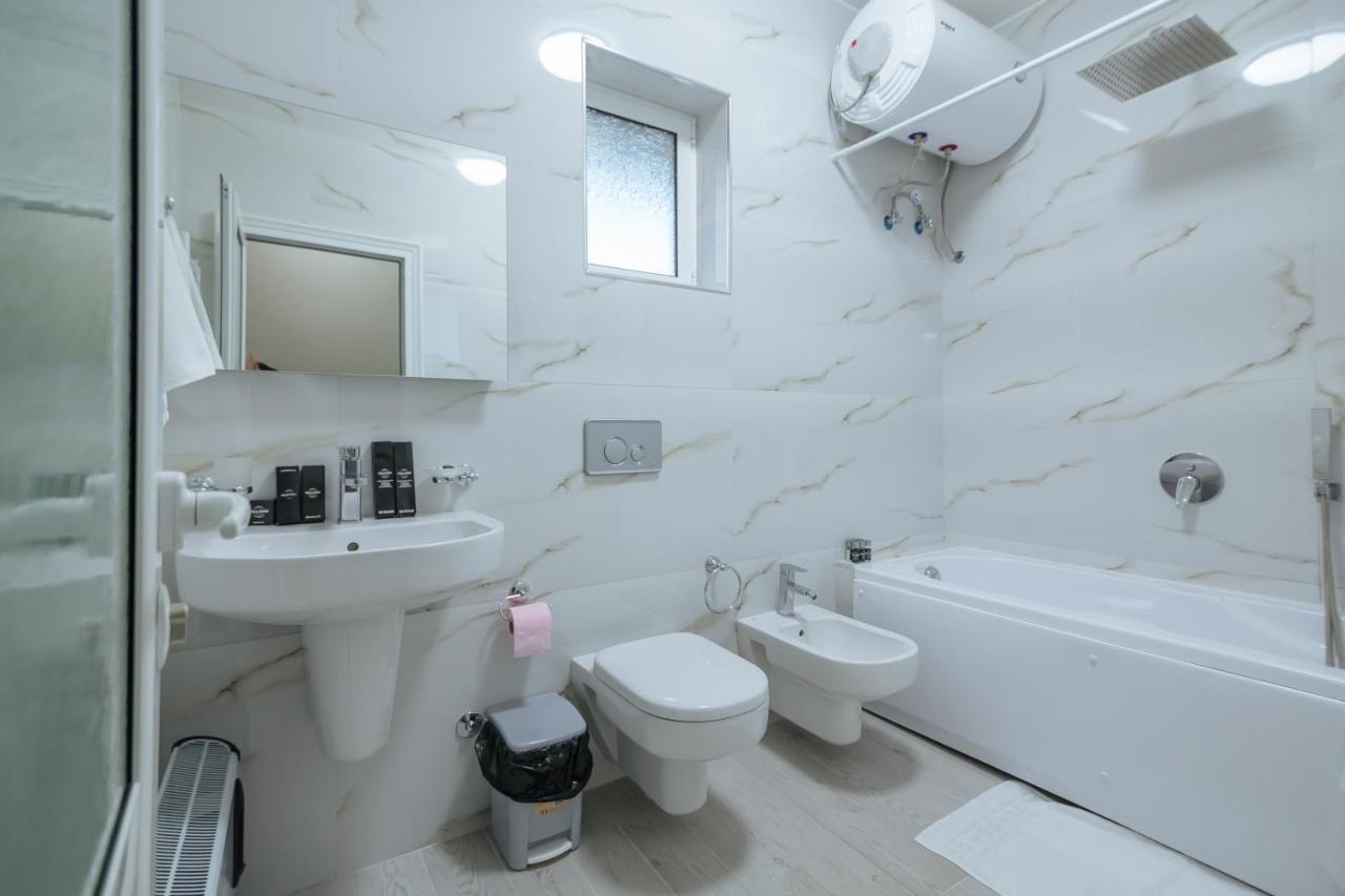 Vila 1 Korce Extérieur photo